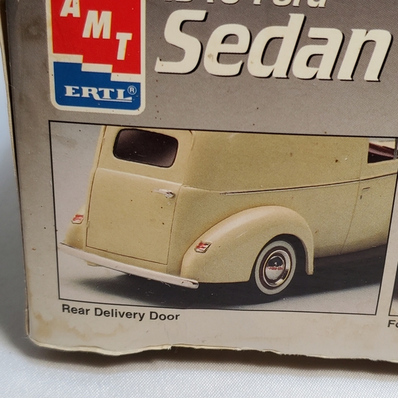 AMT Ertl 1940 Ford Sedan Delivery Model Kit #8215 Scale 1/25 SEALED BOX NEW. - Picture 12 of 14